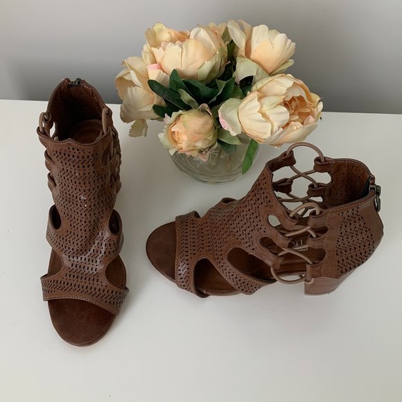 Boutique By Corkys Brown Heel Shoes, Size 7 - Picture 4 of 14